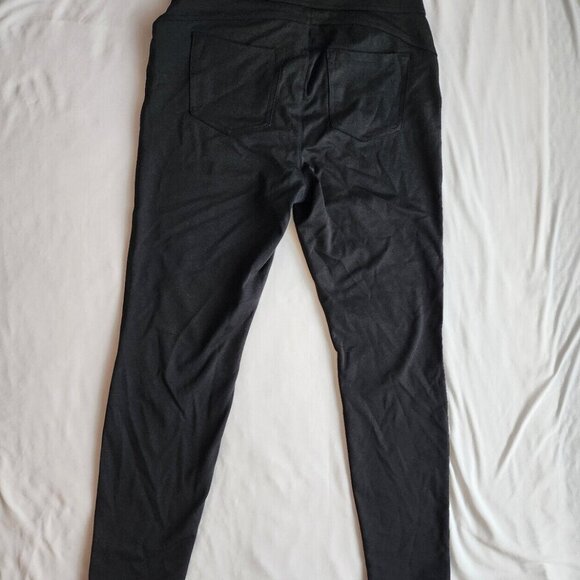 Women's Sz Med Short Skinny Black Ponte Mid Rise NWT Simply Vera Vera Wang Pant - Picture 3 of 5